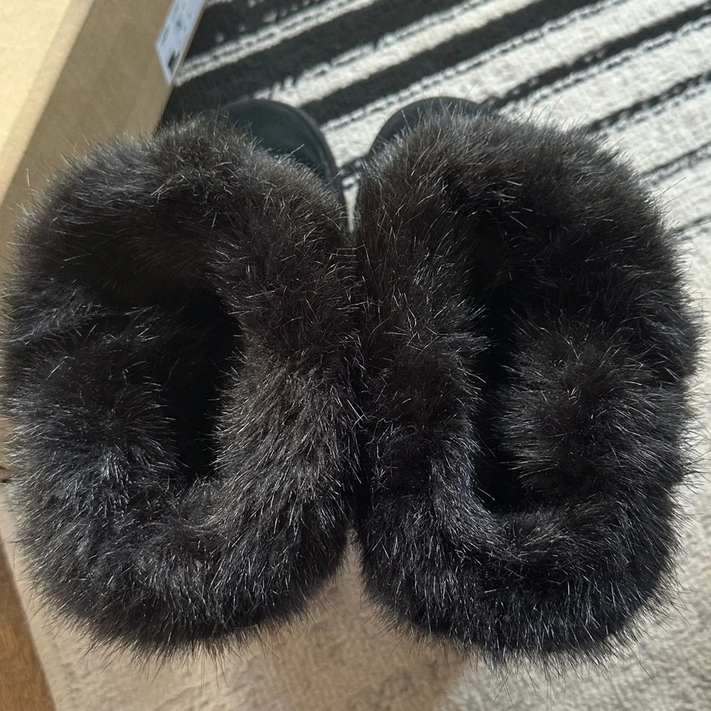 UGG Cathie Suede Genuine Sheepskin Lined Short Boots / SZ5